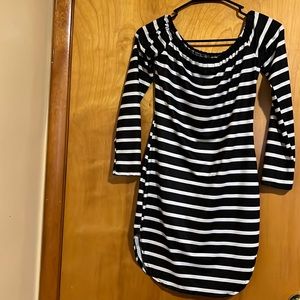 Tag ripped off. Size Sm/med